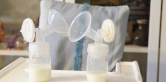 Как правильно сцеживать грудное молоко